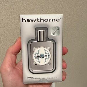 Hawthorne Cologne in Silver and White